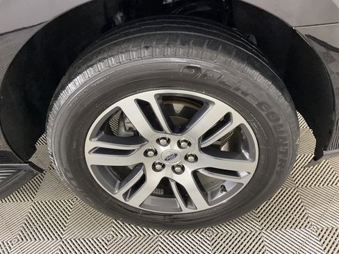 Used 2024 Ford Expedition Limited AWD/4WD image 11
