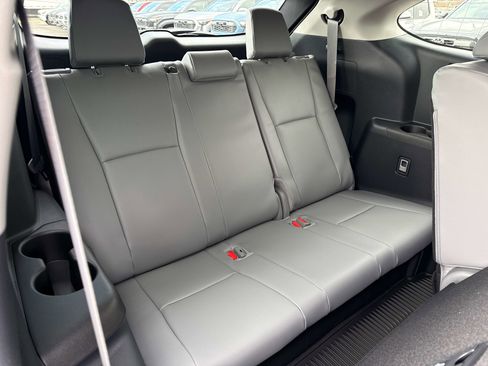 Used 2026 Toyota Highlander XLE image 21