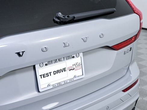 Certified 2025 Volvo XC60 B5 Plus AWD/4WD image 37