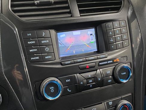 Used 2018 Ford Explorer XLT AWD/4WD image 22