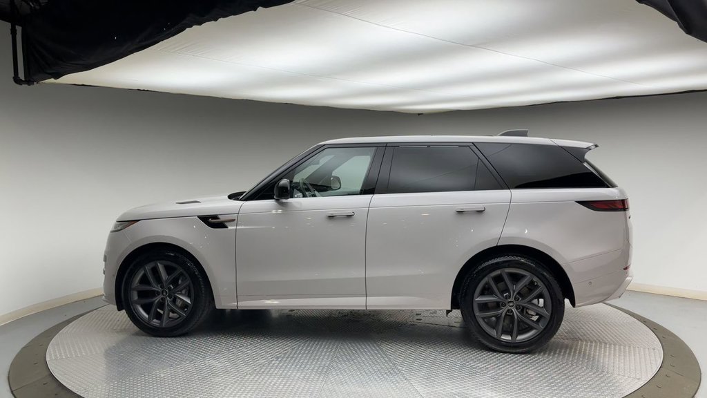 Used 2025 Land Rover Range Rover Sport Dynamic SE AWD/4WD image 5