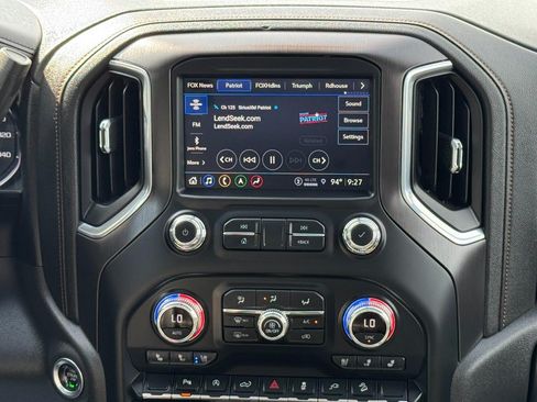 Used 2021 GMC Sierra 1500 AT4 w/ AT4 Premium Package AWD/4WD image 17