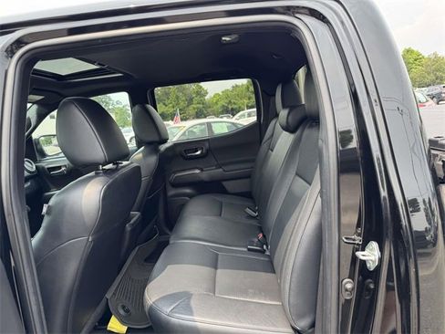 Used 2023 Toyota Tacoma TRD Off-Road image 11