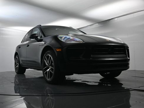 Certified 2026 Porsche Macan AWD/4WD image 59