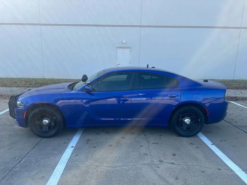 Used 2019 Dodge Charger Police image 2