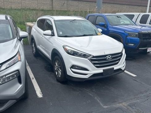 Used 2016 Hyundai Tucson SE w/ Option Group 12 FWD image 1