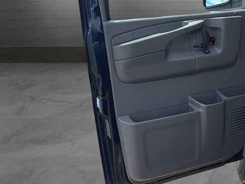 Used 2015 Chevrolet Express 3500 LT w/ LT Preferred Equipment Group RWD image 11