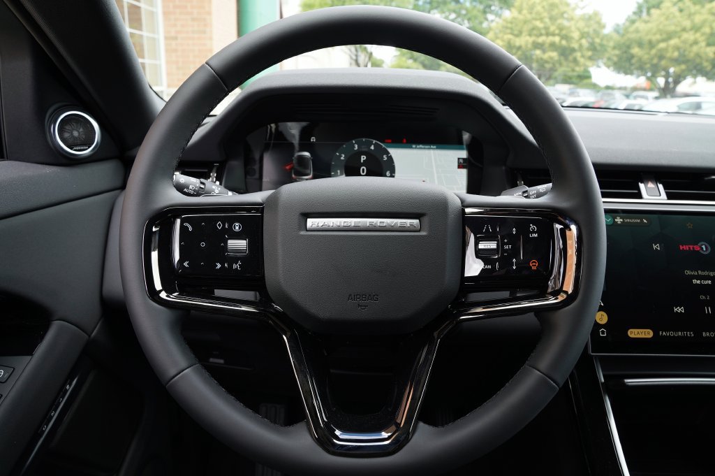 Used 2026 Land Rover Range Rover Evoque S AWD/4WD image 16