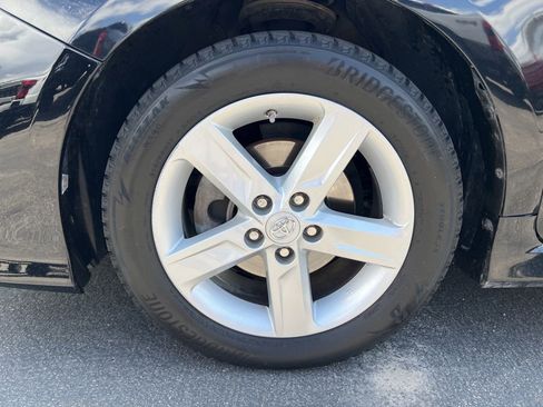 Used 2012 Toyota Camry SE FWD image 14