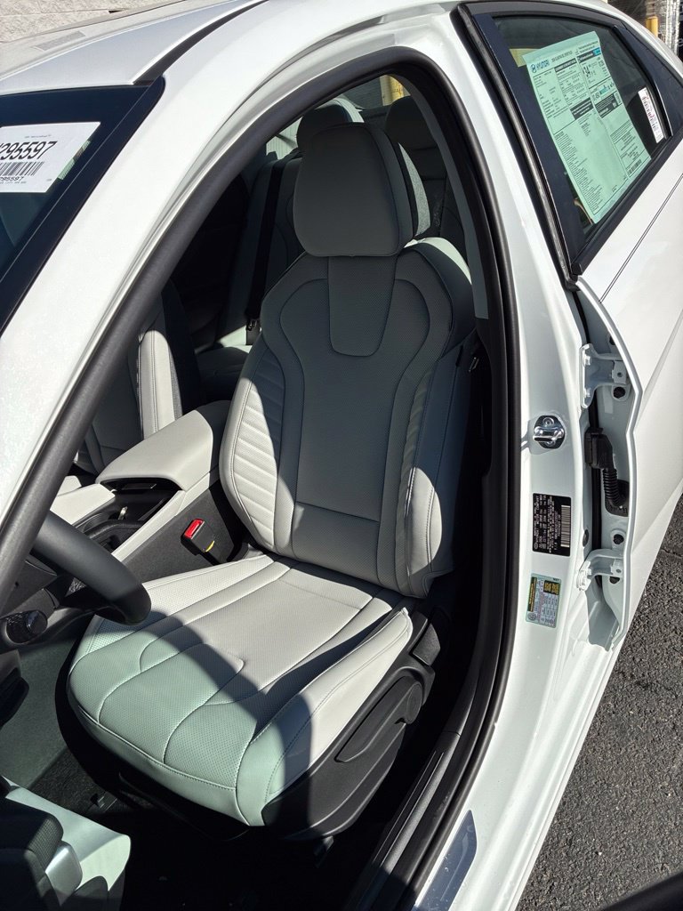 New 2026 Hyundai Elantra SEL Sport FWD image 13