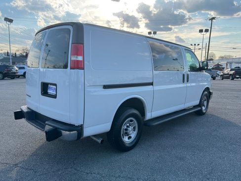Used 2018 Chevrolet Express 2500 w/ Driver Convenience Package image 3