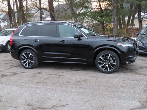 Used 2018 Volvo XC90 T6 Momentum w/ Convenience Package image 23