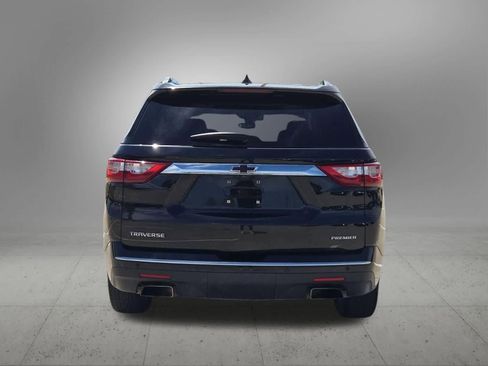 Used 2019 Chevrolet Traverse Premier w/ Driver Confidence II Package FWD image 5