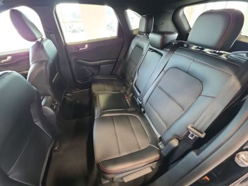 Used 2025 Ford Escape ST-Line Select AWD/4WD image 29