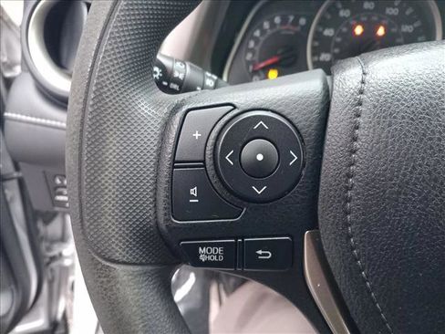 Used 2015 Toyota RAV4 XLE image 18