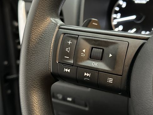 Used 2024 Nissan Rogue SV image 28