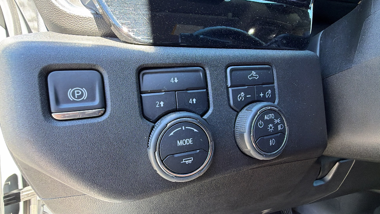 Used 2025 Chevrolet Silverado 2500 LT w/ Convenience Package AWD/4WD image 25