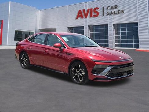 Used 2025 Hyundai Sonata SEL FWD image 3