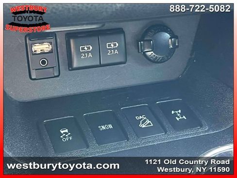 Used 2018 Toyota Highlander XLE AWD/4WD image 36