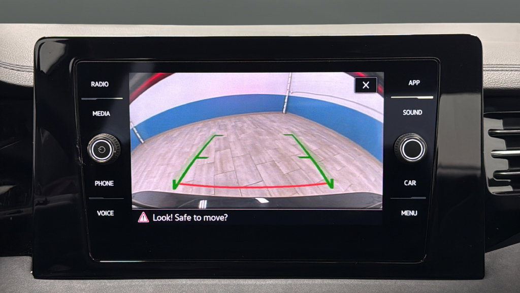 Used 2025 Volkswagen Jetta SE FWD image 14