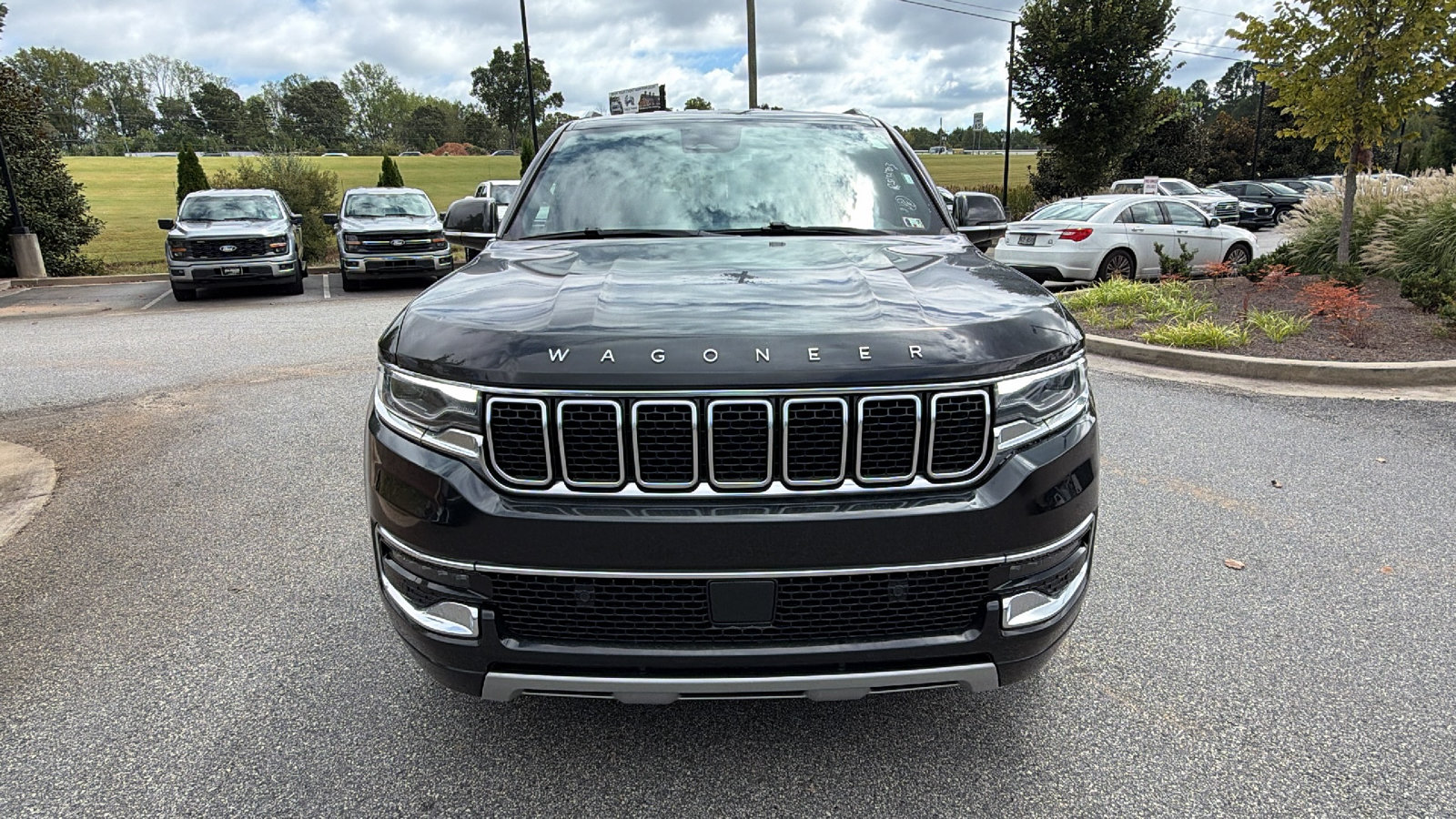 Used 2024 Jeep Wagoneer L Series II w/ Flexible Seating Group AWD/4WD image 3