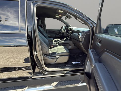 Used 2024 Chevrolet Colorado LT w/ LT Convenience Package III image 15