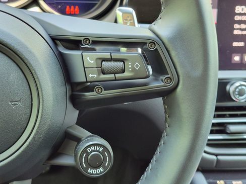 Certified 2026 Porsche Macan AWD/4WD image 10