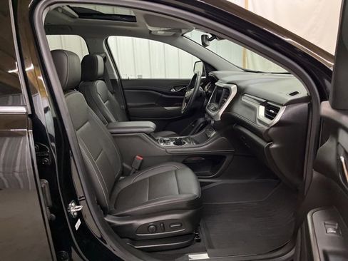 Used 2023 GMC Acadia SLT w/ Preferred Package image 27