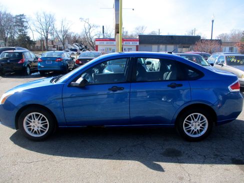 Used 2011 Ford Focus SE w/ 201A Rapid Spec Order Code image 4