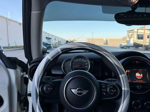 Used 2017 MINI Cooper S image 27