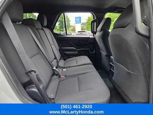 Used 2025 Toyota 4Runner SR5 AWD/4WD image 17