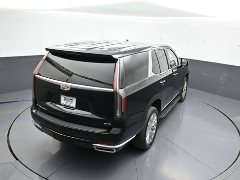 Used 2024 Cadillac Escalade Premium Luxury AWD/4WD image 44