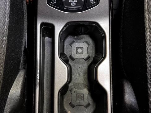 Used 2022 Jeep Renegade Latitude AWD/4WD image 36