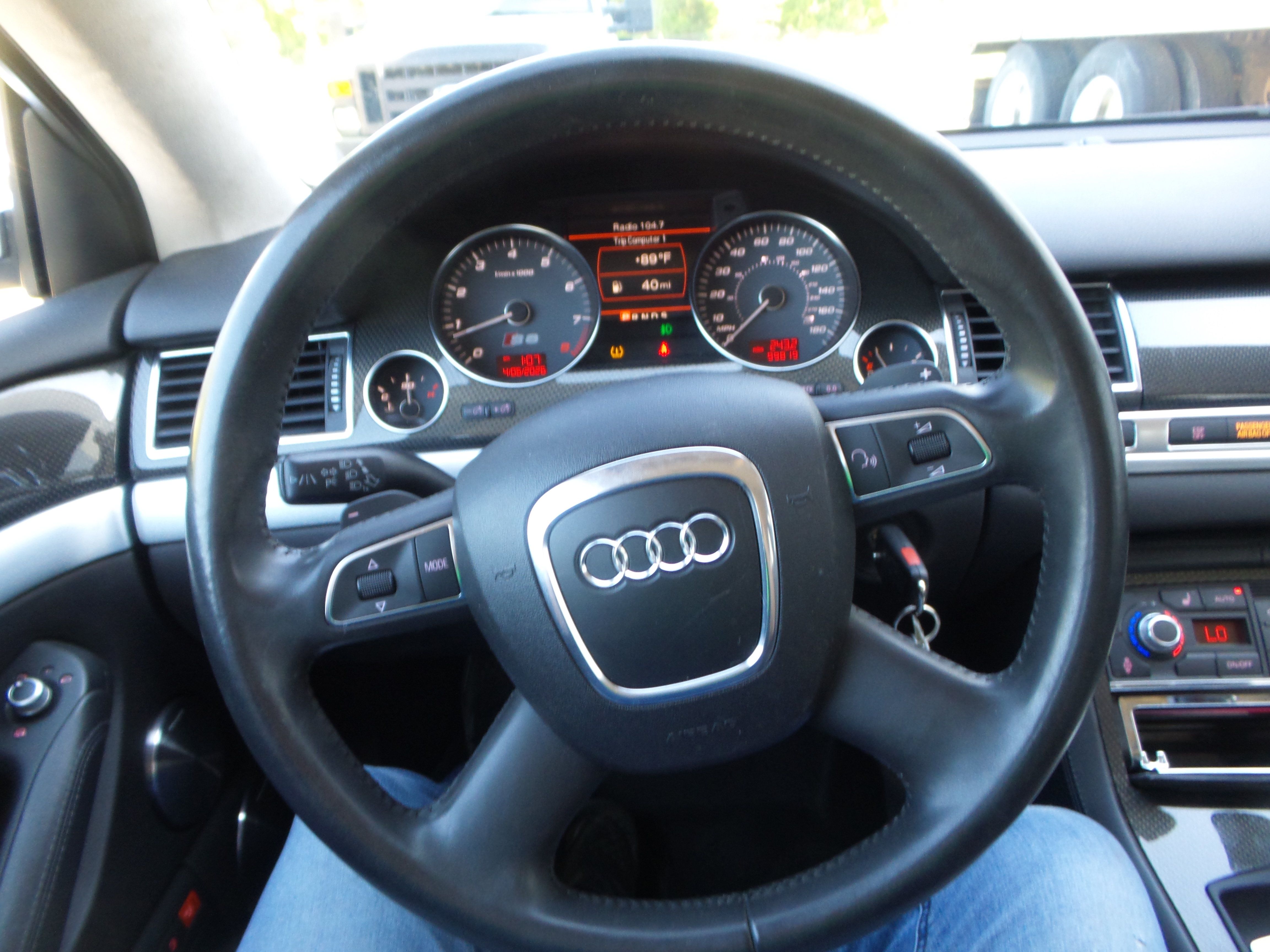 Used 2009 Audi S8 AWD/4WD image 33