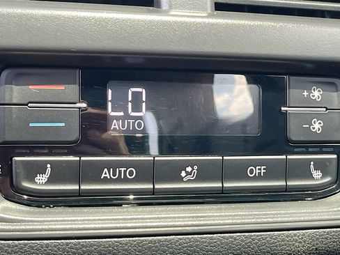 Used 2023 Volkswagen Atlas SEL Premium AWD/4WD image 28