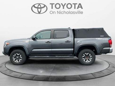 Used 2017 Toyota Tacoma TRD Off-Road w/ Tow Package (A/T) AWD/4WD image 2