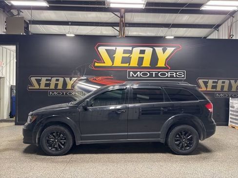 Used 2020 Dodge Journey SE w/ SE Popular Equipment Group image 2