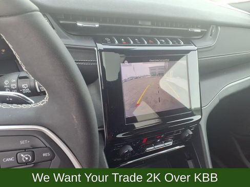 Used 2024 Jeep Grand Cherokee Altitude image 22