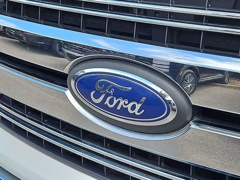 Used 2018 Ford F150 Lariat RWD image 31