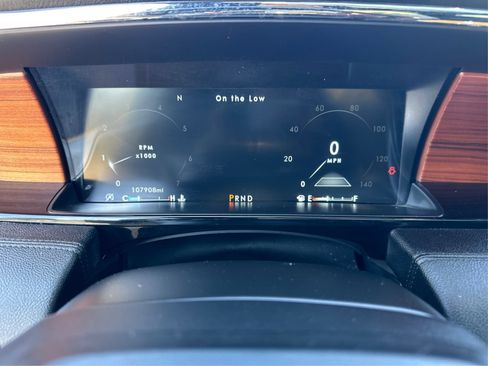 Used 2019 Lincoln Navigator Reserve AWD/4WD image 32