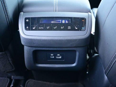 New 2025 Nissan Pathfinder SL image 19