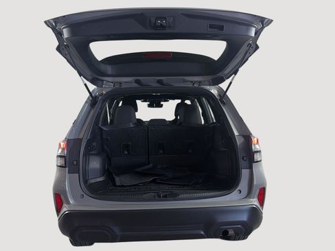 Used 2025 Subaru Forester Premium w/ Convenience Package #1 AWD/4WD image 6