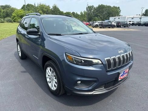 Used 2022 Jeep Cherokee Latitude AWD/4WD image 7