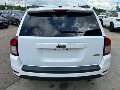 Used 2016 Jeep Compass Latitude FWD image 6