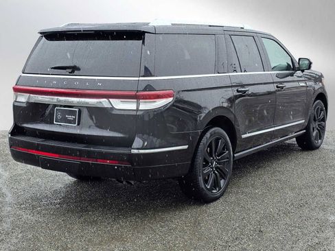 Used 2022 Lincoln Navigator L Reserve image 3