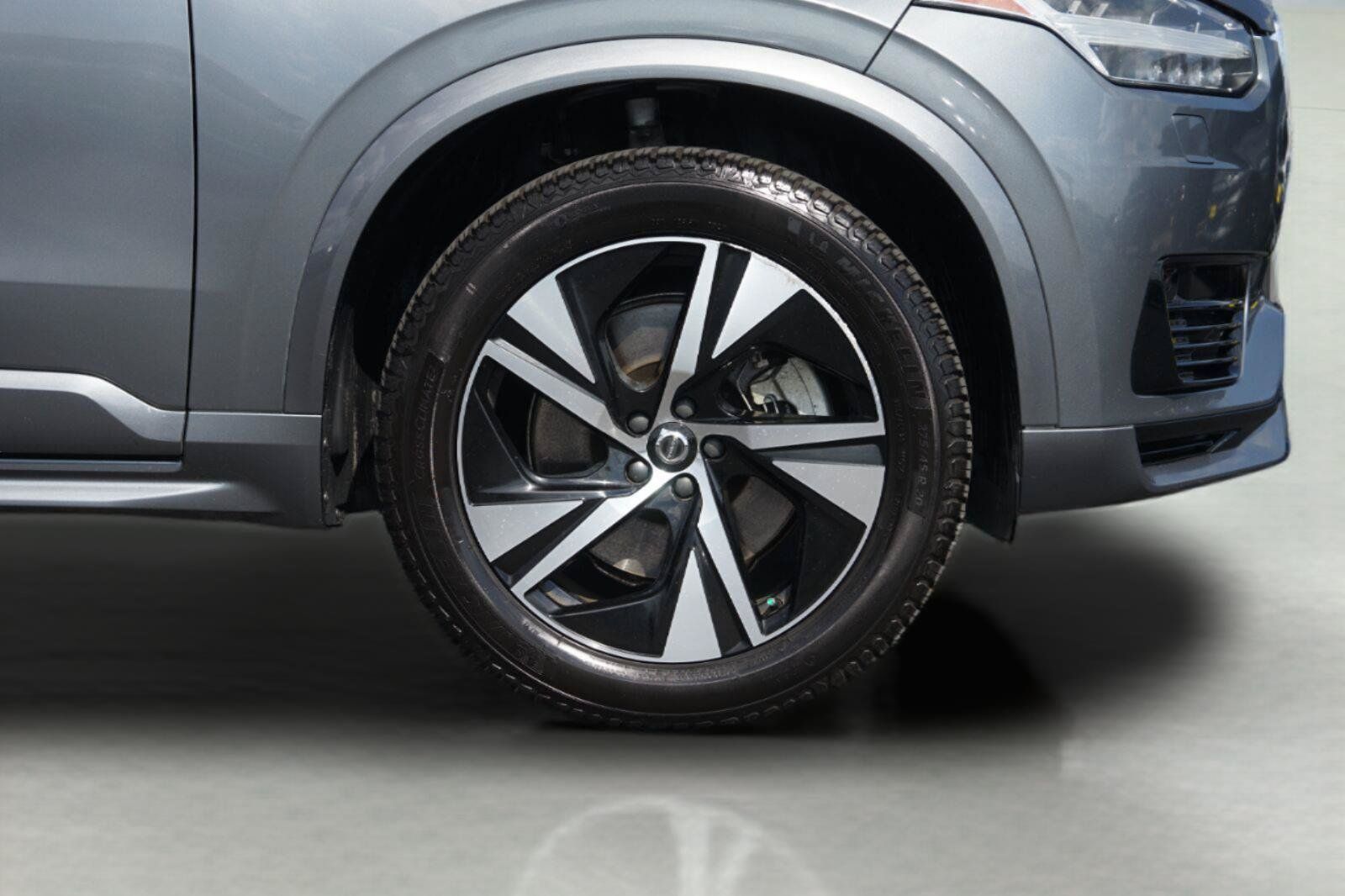 Used 2020 Volvo XC90 T8 R-Design w/ Protection Package Premier AWD/4WD image 4