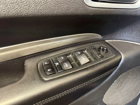 Used 2020 Dodge Durango SXT w/ 3rd Row Seating Group RWD image 8