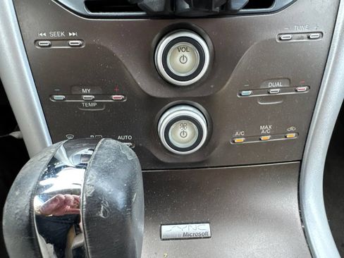 Used 2013 Ford Edge SEL FWD image 23