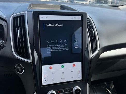 Used 2022 Ford Edge SE w/ Black Appearance Package image 25