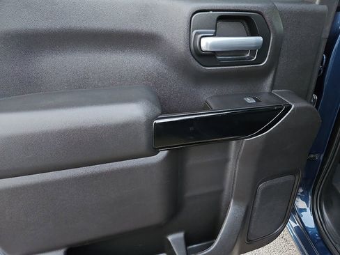 Used 2019 Chevrolet Silverado 1500 LT w/ Texas Edition image 17